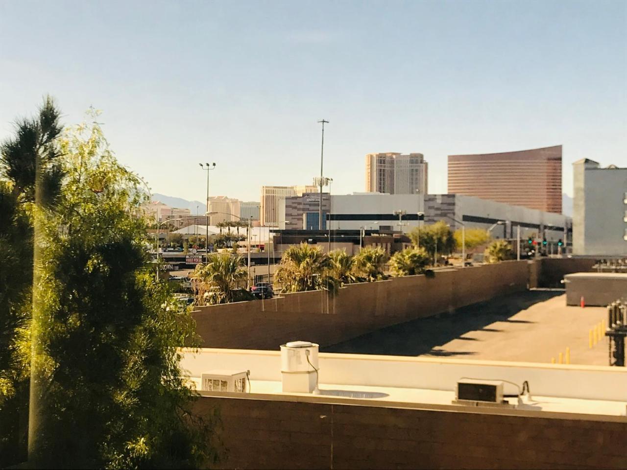 Amazing Spare Bedroom In Shared 2/B Condo Behind Convention Center Las Vegas Exterior foto